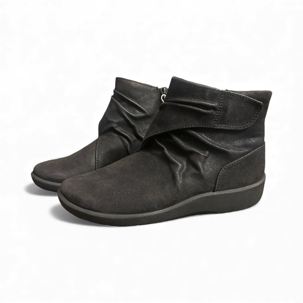 NEW! CLARKS Cloudsteppers Sillian Sway Ankle Booties Women’s Boots Black 5 M